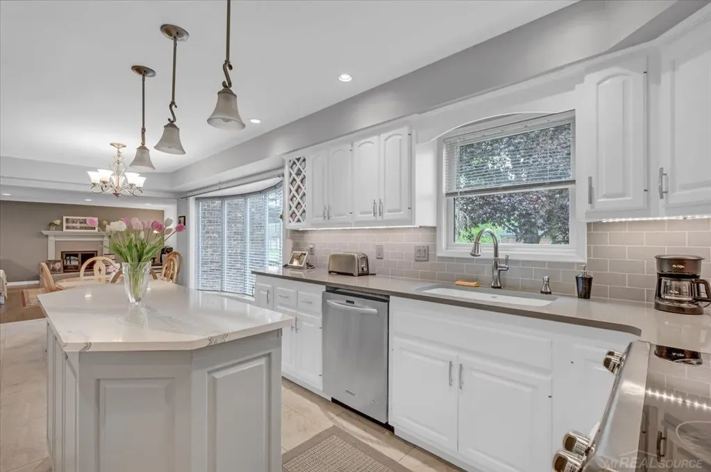 55767 Sandy Lane Shelby Charter Township MI 48316