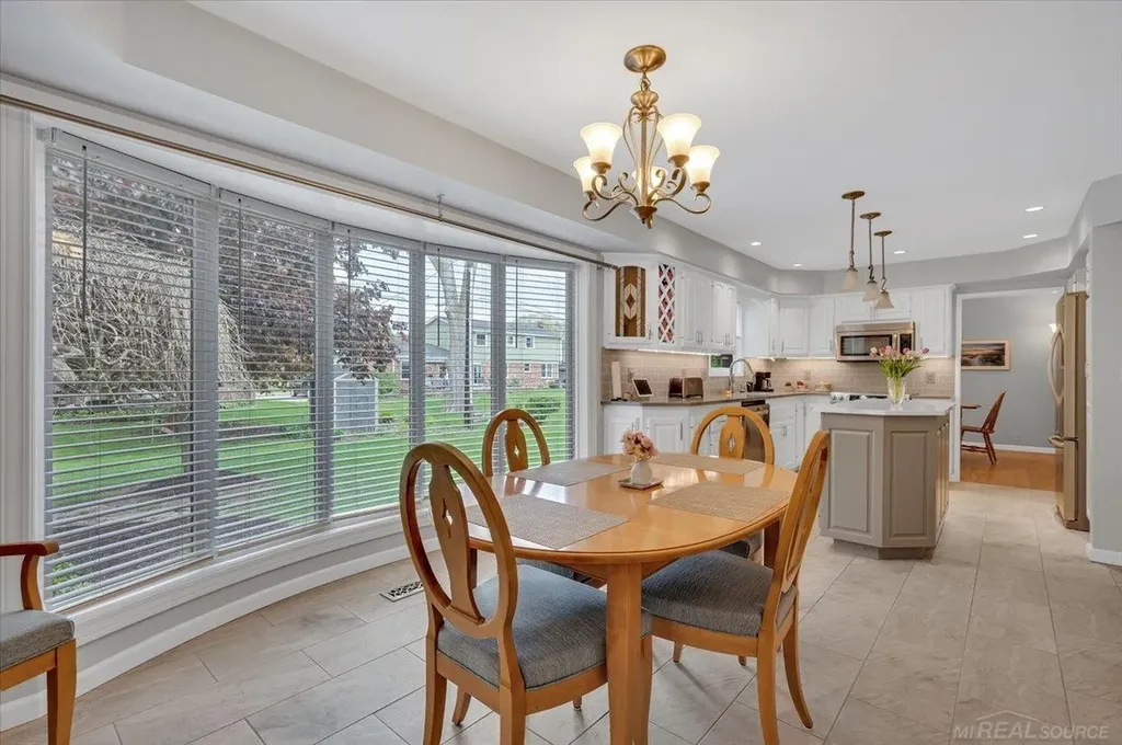 55767 Sandy Lane Shelby Charter Township MI 48316