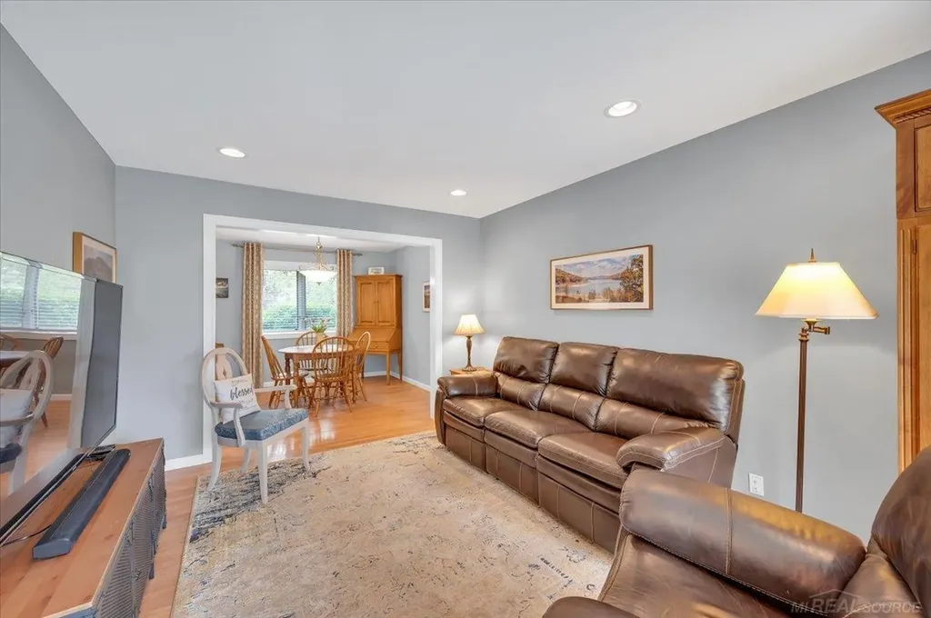 55767 Sandy Lane Shelby Charter Township MI 48316