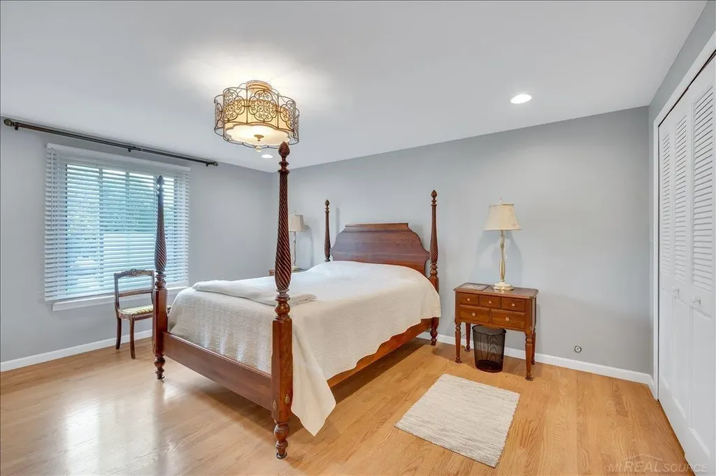 55767 Sandy Lane Shelby Charter Township MI 48316