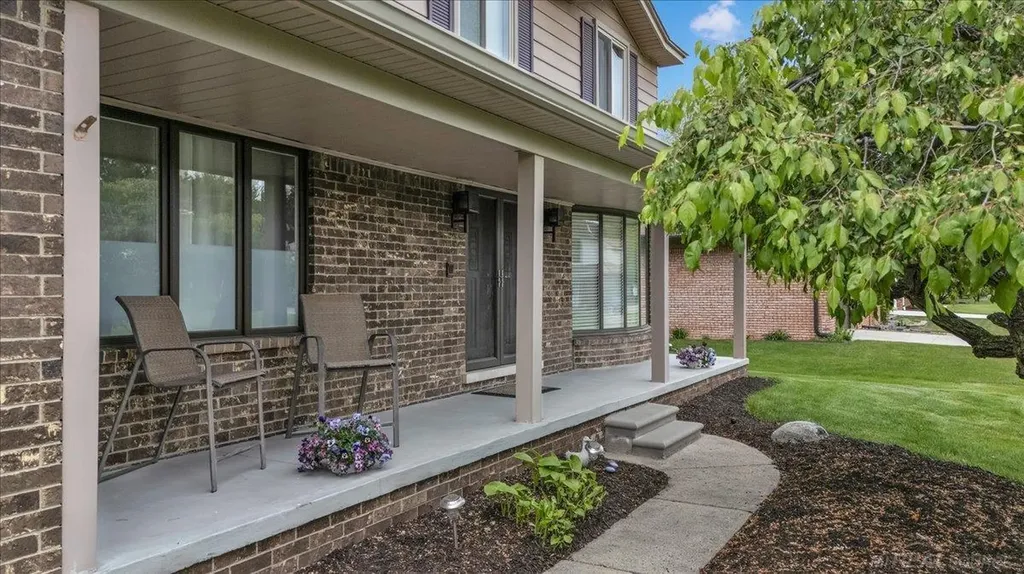 55767 Sandy Lane Shelby Charter Township MI 48316