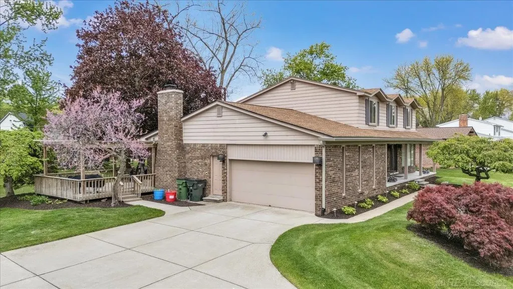 55767 Sandy Lane Shelby Charter Township MI 48316