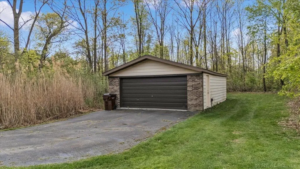 55767 Sandy Lane Shelby Charter Township MI 48316