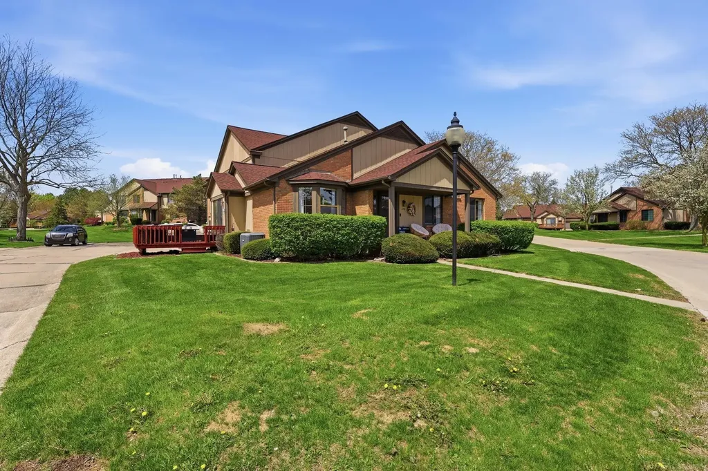 279 Meadow Bridge Drive Rochester Hills City MI 48307