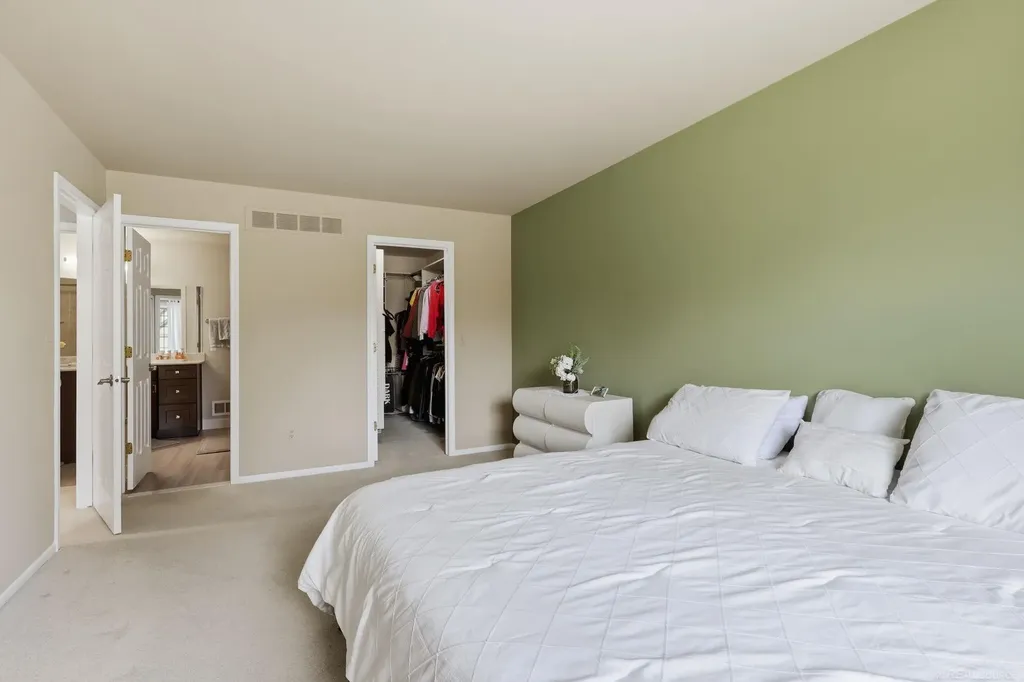279 Meadow Bridge Drive Rochester Hills City MI 48307