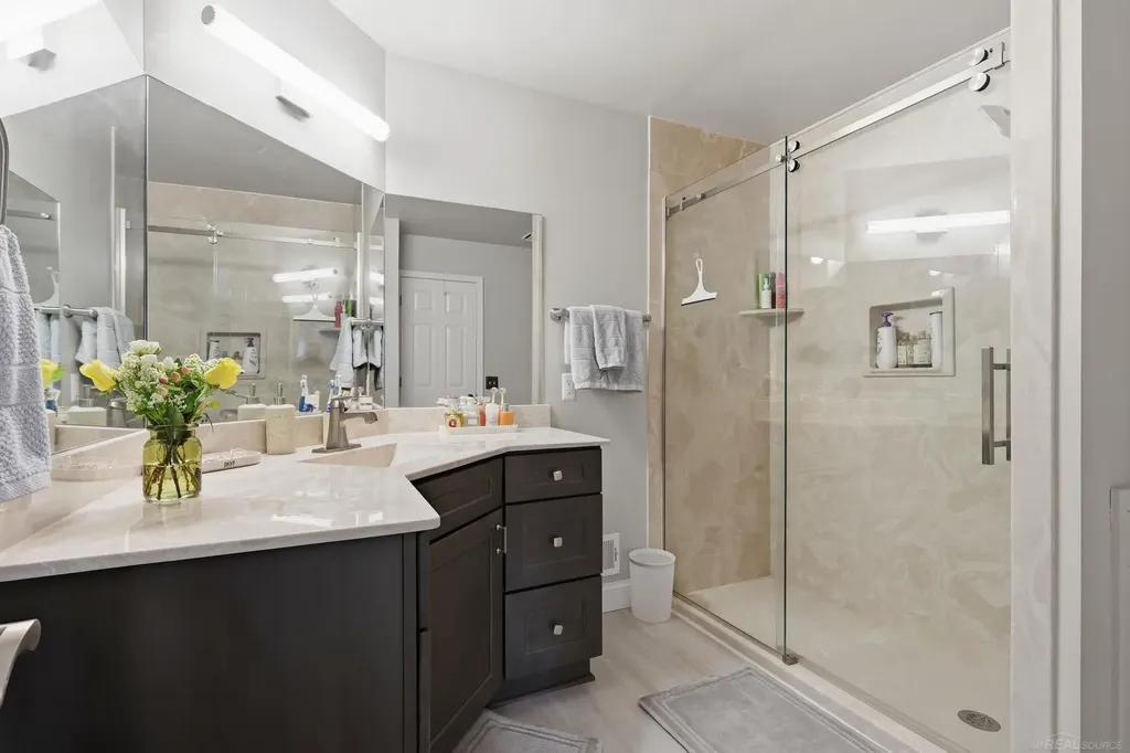 279 Meadow Bridge Drive Rochester Hills City MI 48307