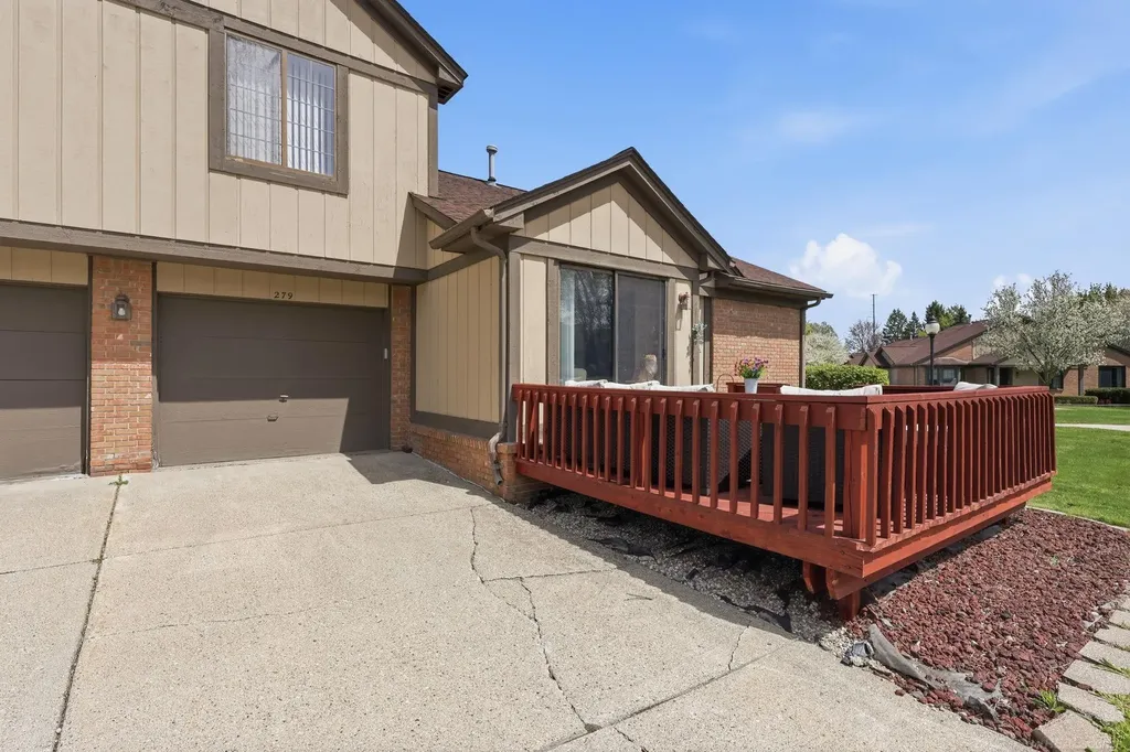 279 Meadow Bridge Drive Rochester Hills City MI 48307
