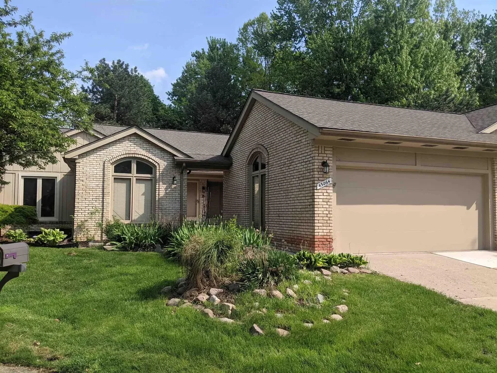 43064 W Kirkwood Drive Clinton Charter Township MI 48038