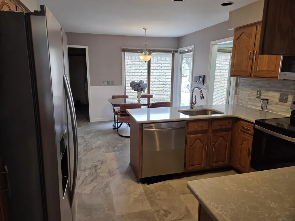 43064 W Kirkwood Drive Clinton Charter Township MI 48038