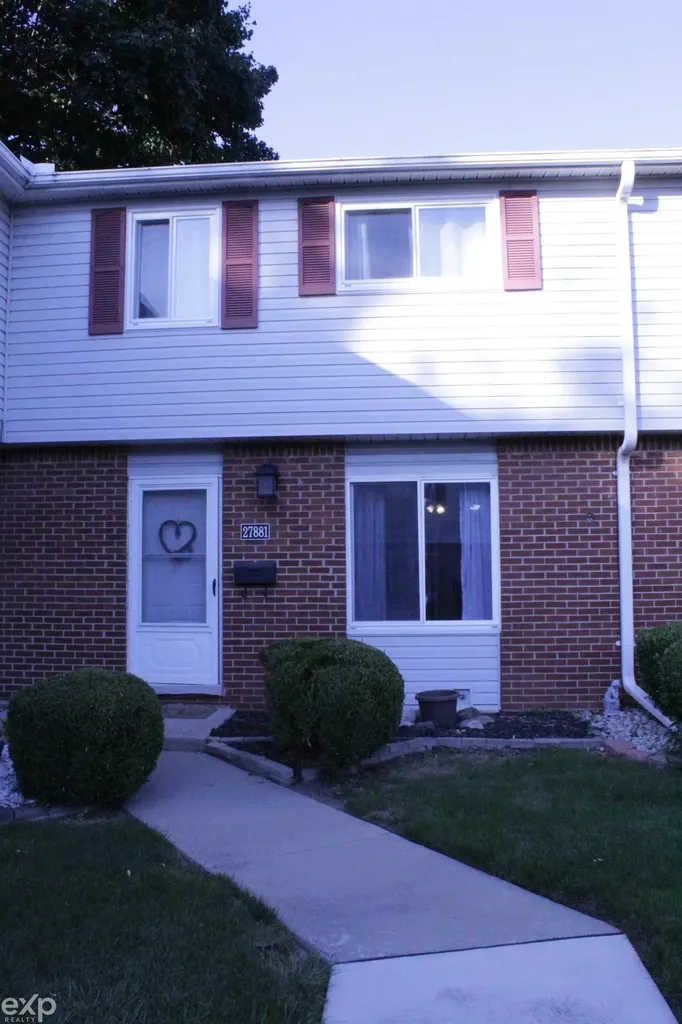 27881 Eastwick Drive Roseville City MI 48066