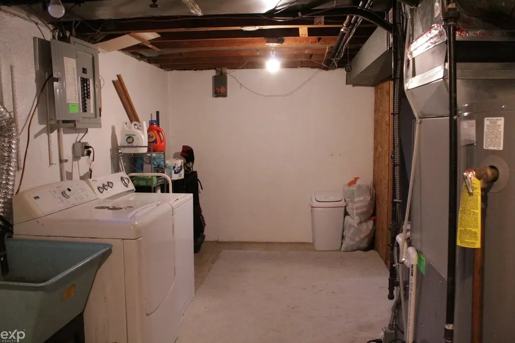 27881 Eastwick Drive Roseville City MI 48066