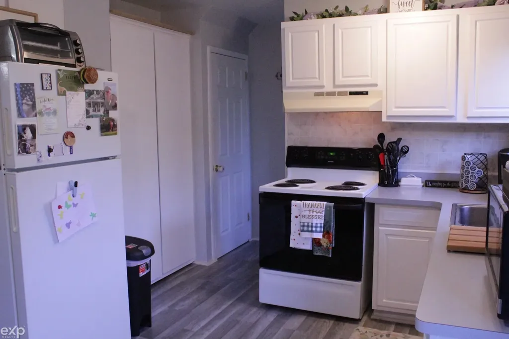 27881 Eastwick Drive Roseville City MI 48066