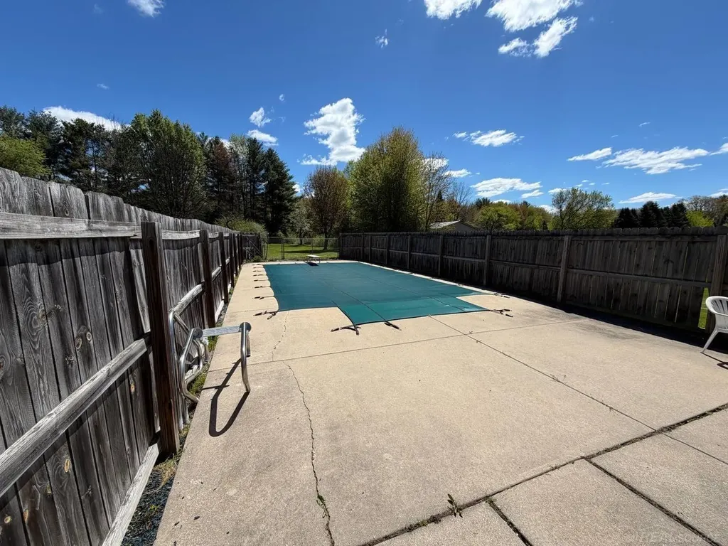 2206 N 5 Mile Road Lincoln Township MI 48642