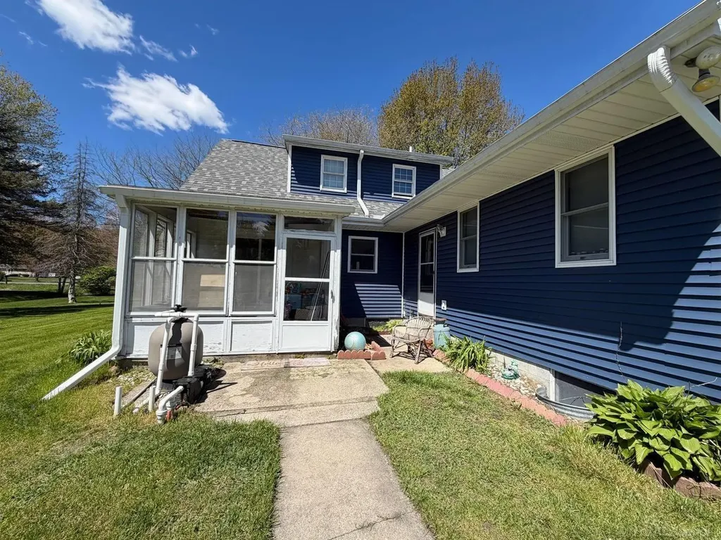2206 N 5 Mile Road Lincoln Township MI 48642