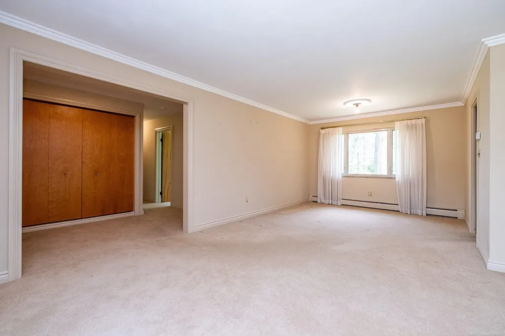 2800 Tewksbury Drive Troy City MI 48098