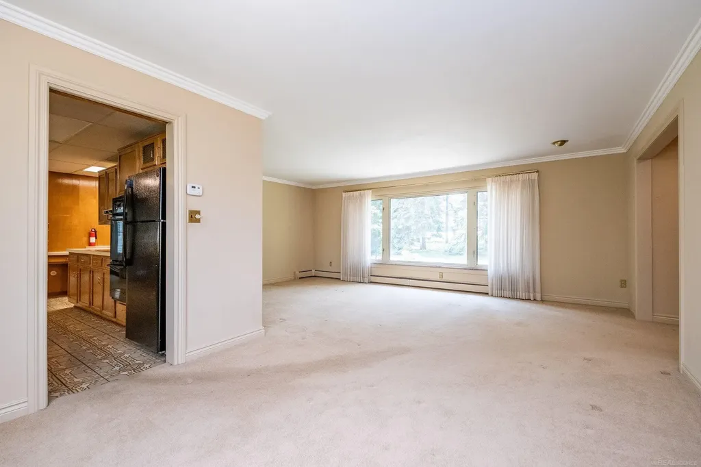 2800 Tewksbury Drive Troy City MI 48098