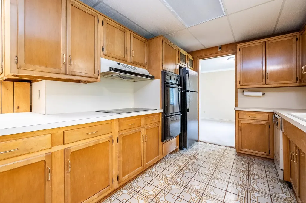2800 Tewksbury Drive Troy City MI 48098