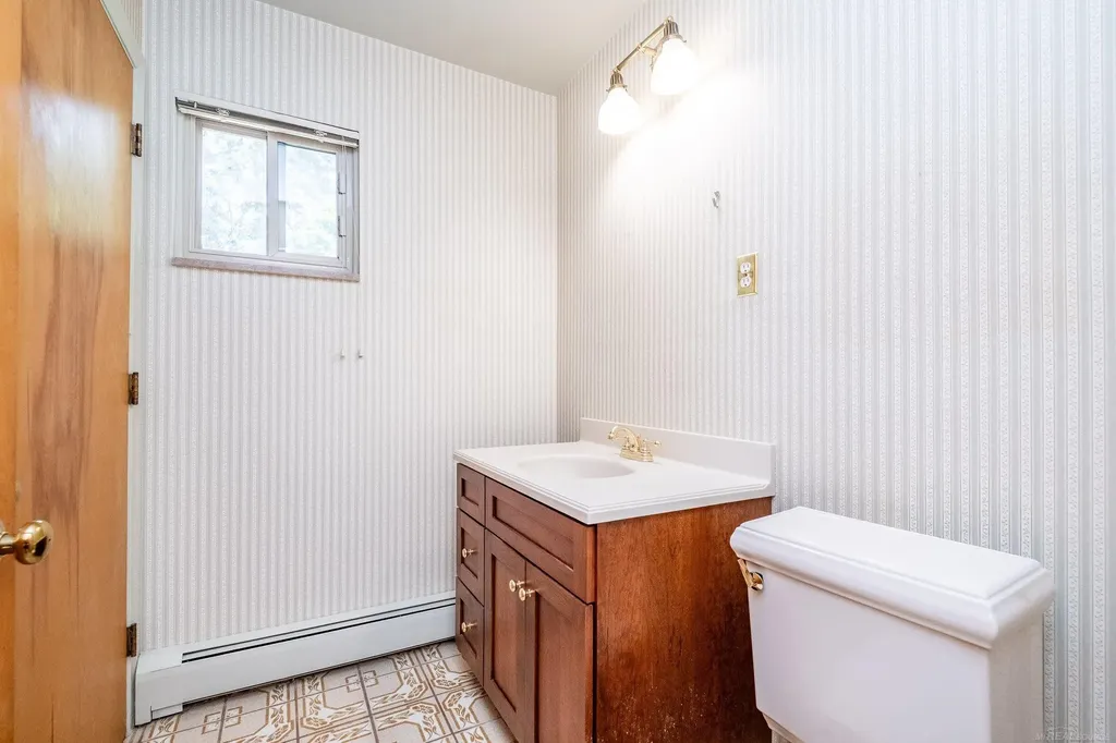 2800 Tewksbury Drive Troy City MI 48098