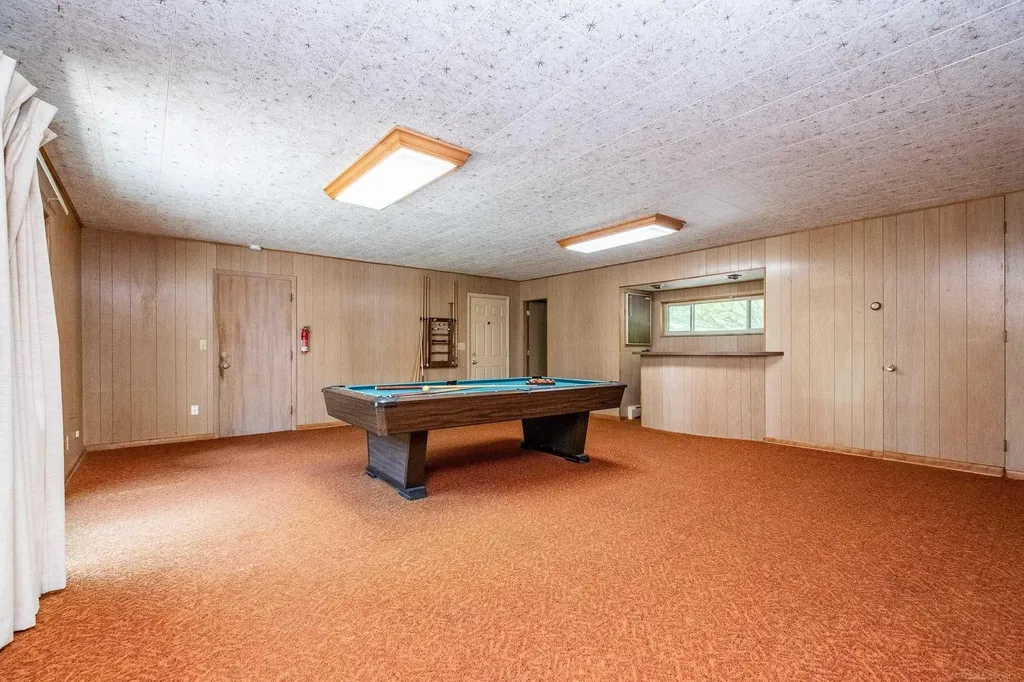 2800 Tewksbury Drive Troy City MI 48098