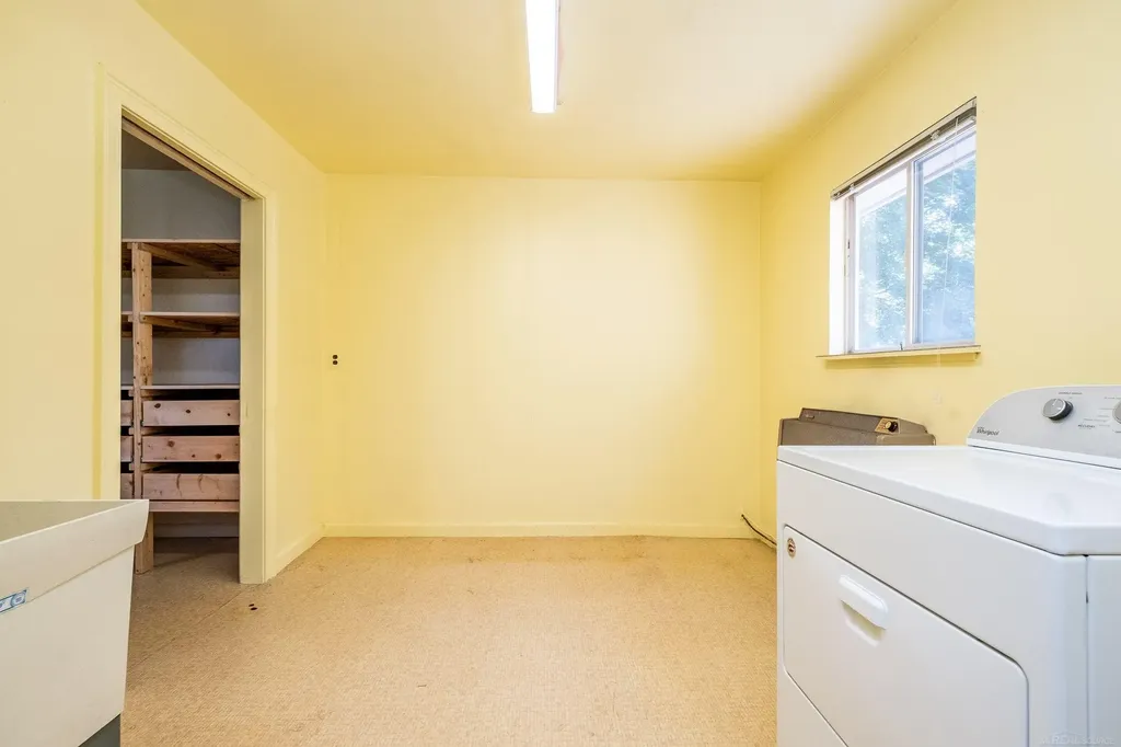 2800 Tewksbury Drive Troy City MI 48098