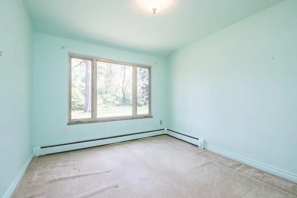 2800 Tewksbury Drive Troy City MI 48098