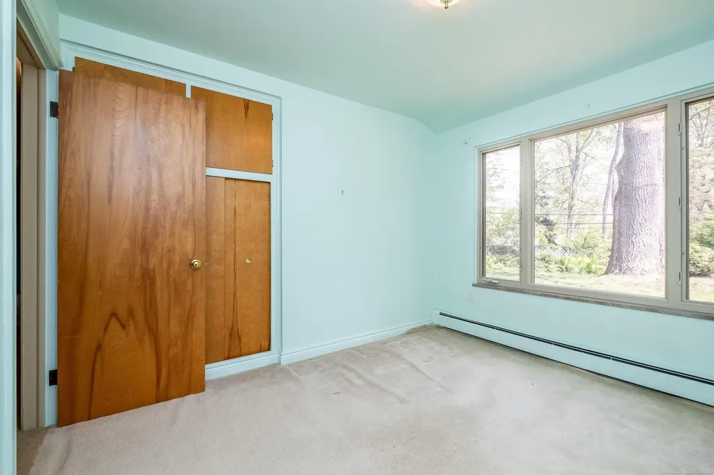 2800 Tewksbury Drive Troy City MI 48098
