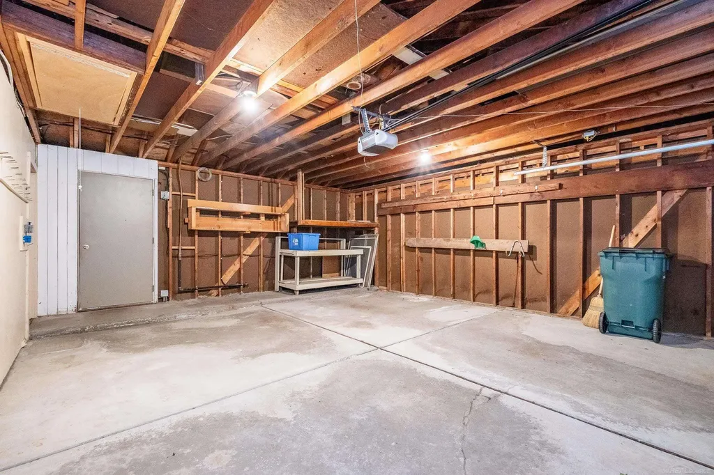 2800 Tewksbury Drive Troy City MI 48098