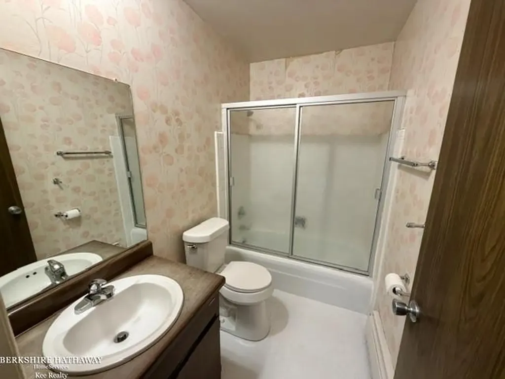 4921 Crooks Road Royal Oak City MI 48073