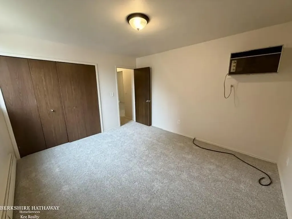 4921 Crooks Road Royal Oak City MI 48073