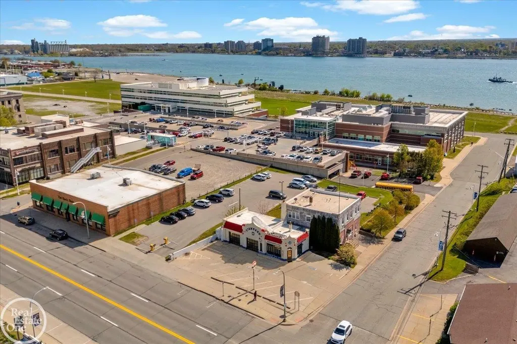 1522 Military Street Port Huron City MI 48060