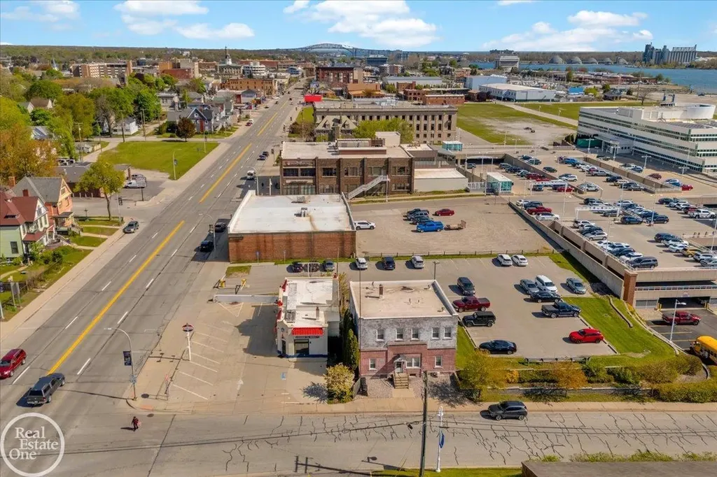 1522 Military Street Port Huron City MI 48060