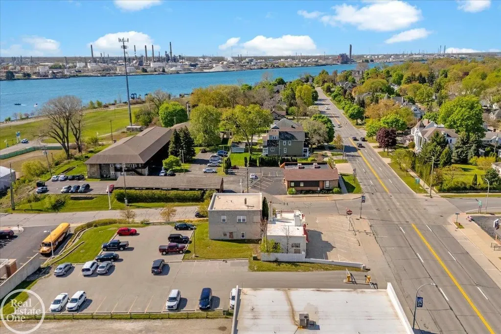 1522 Military Street Port Huron City MI 48060