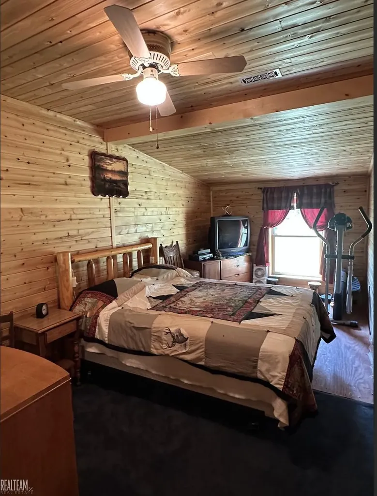 16865 Grace Harbor Road Millersburg Village MI 49759