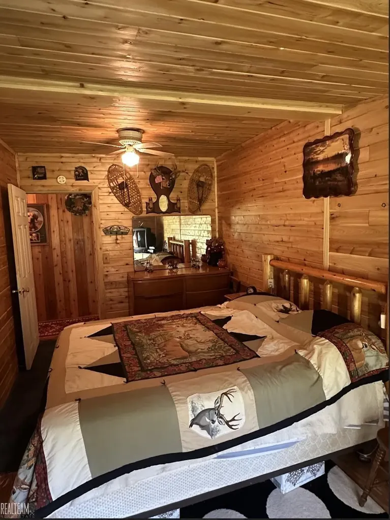 16865 Grace Harbor Road Millersburg Village MI 49759