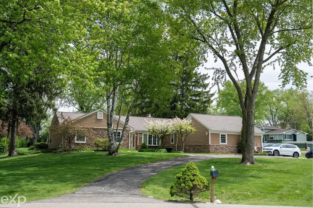 149 Orchardale Drive Rochester City MI 48309
