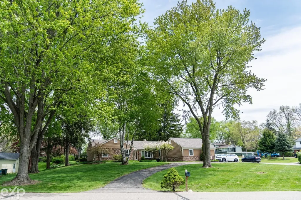 149 Orchardale Drive Rochester City MI 48309