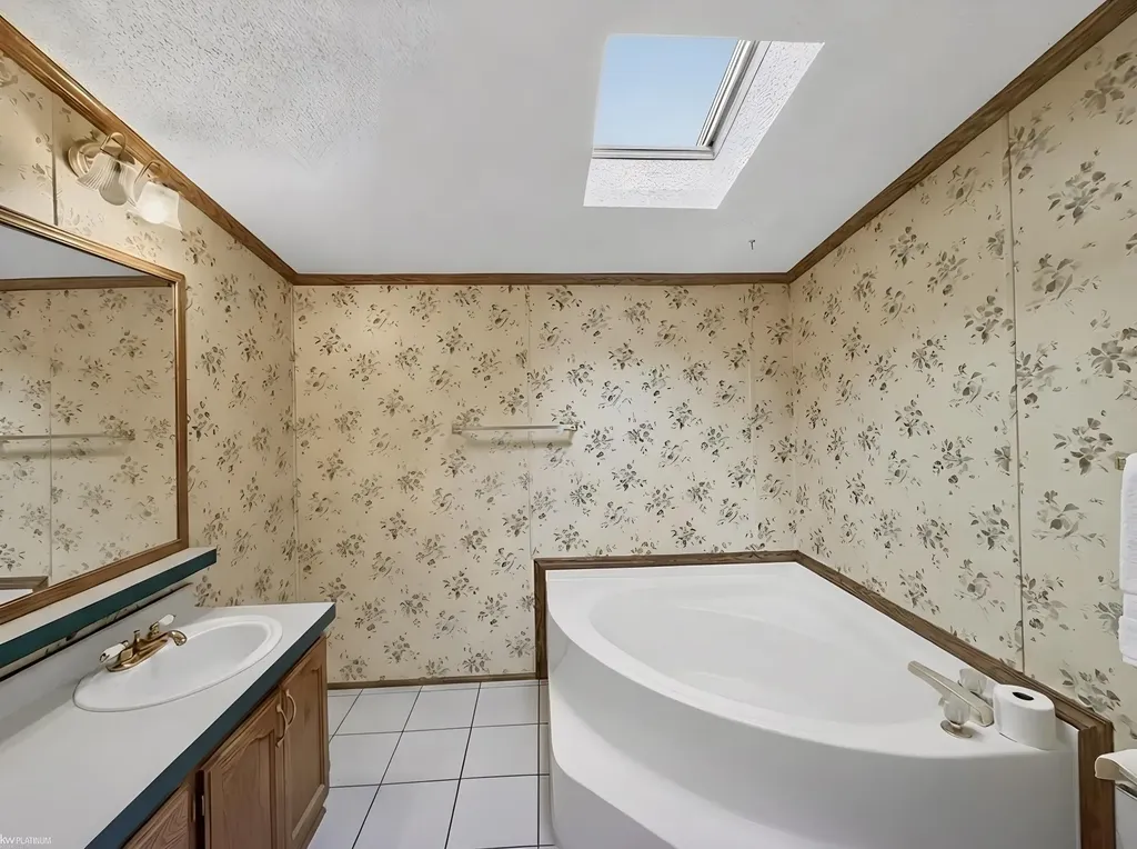 23344 Arlington Drive Clinton Charter Township MI 48036