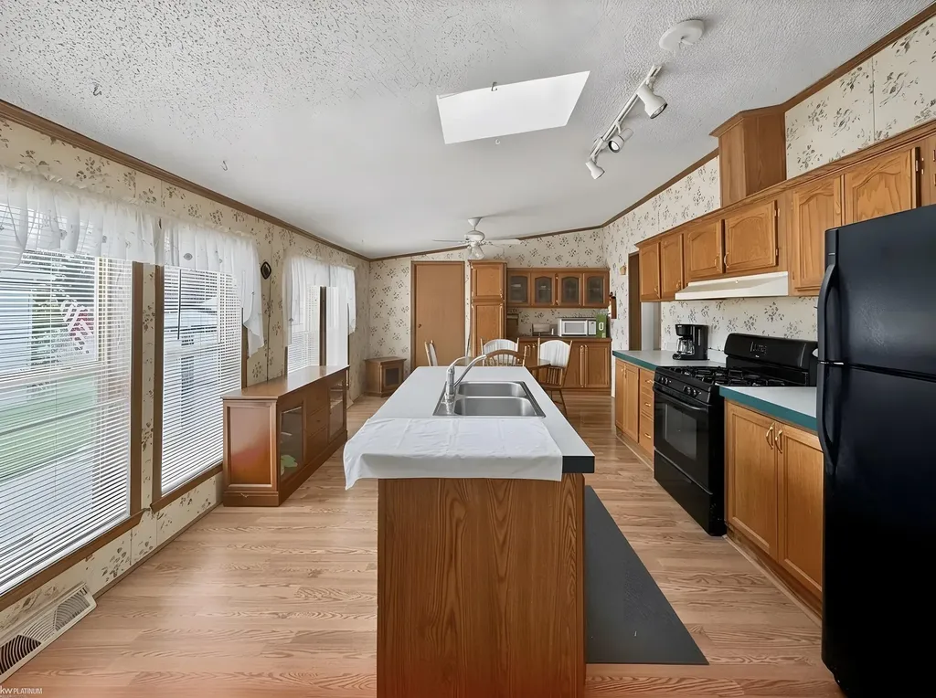 23344 Arlington Drive Clinton Charter Township MI 48036