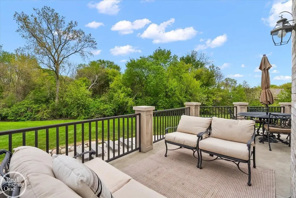 16205 La Dolce Vita Drive Clinton Charter Township MI 48035