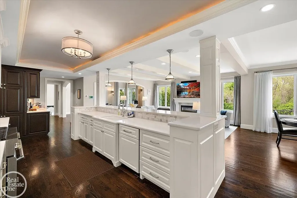 16205 La Dolce Vita Drive Clinton Charter Township MI 48035