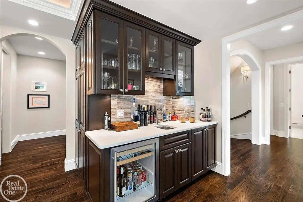 16205 La Dolce Vita Drive Clinton Charter Township MI 48035