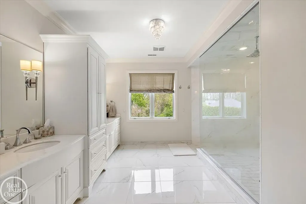 16205 La Dolce Vita Drive Clinton Charter Township MI 48035