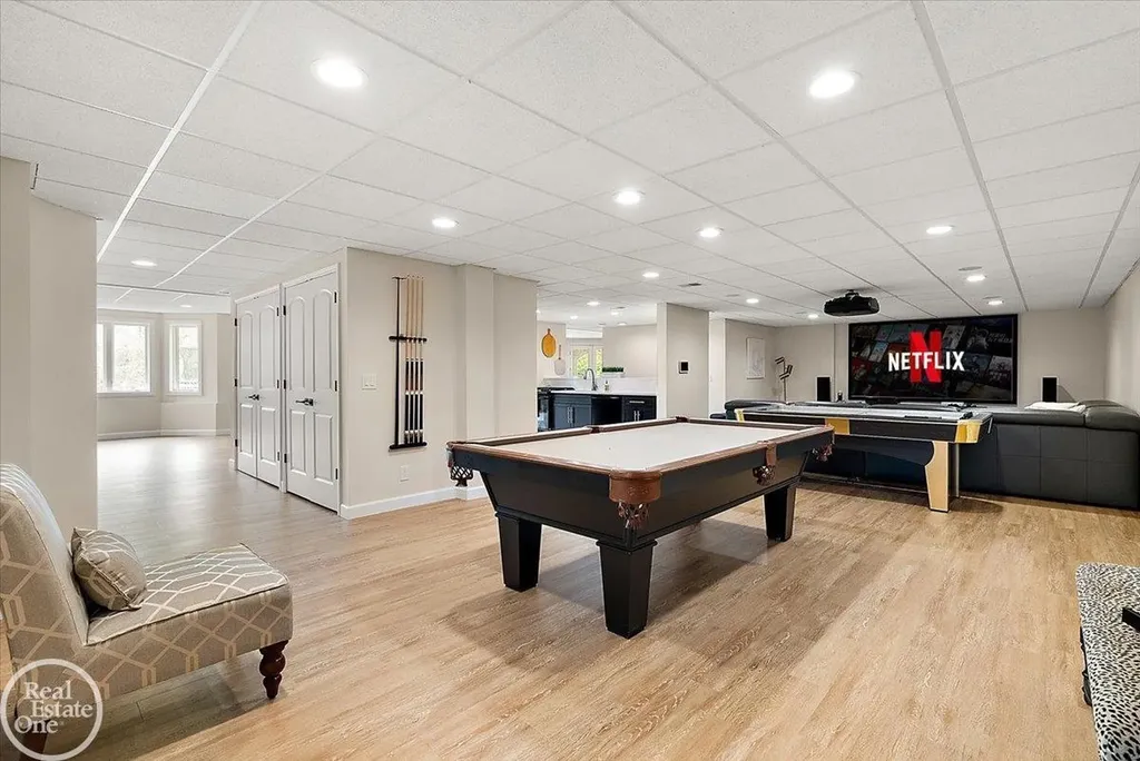 16205 La Dolce Vita Drive Clinton Charter Township MI 48035