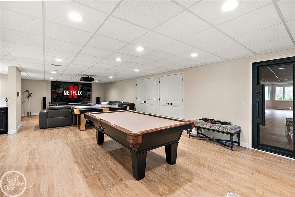16205 La Dolce Vita Drive Clinton Charter Township MI 48035