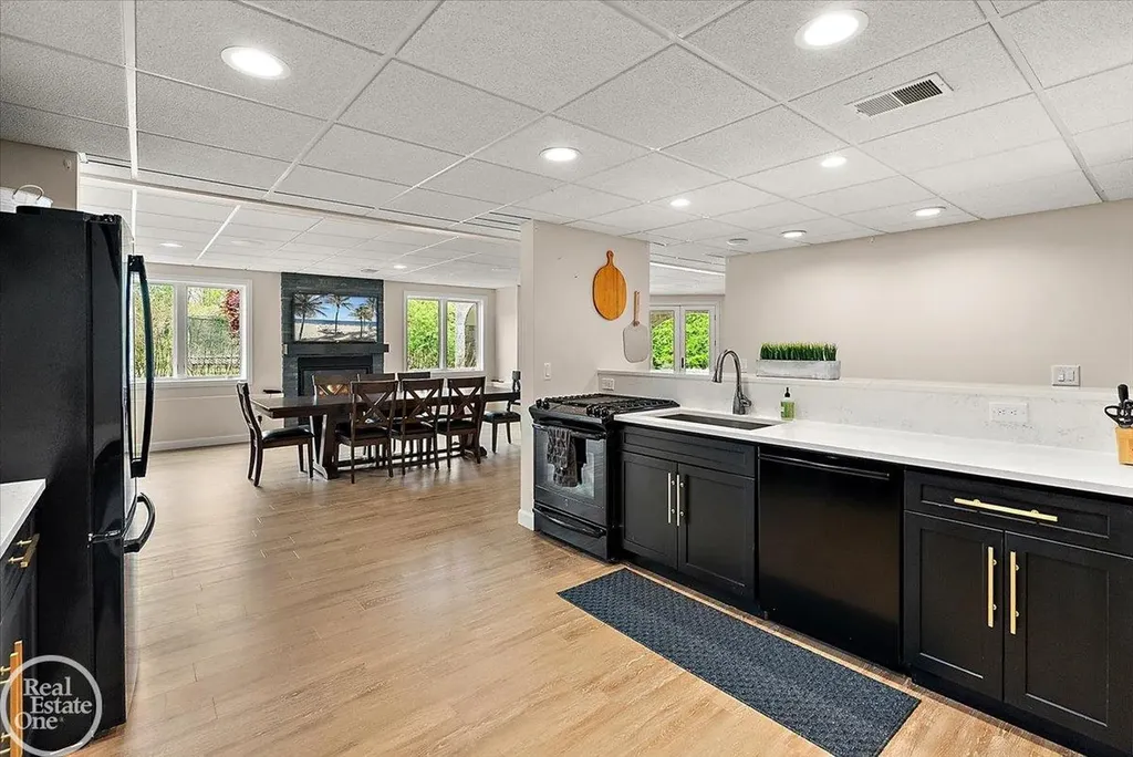 16205 La Dolce Vita Drive Clinton Charter Township MI 48035