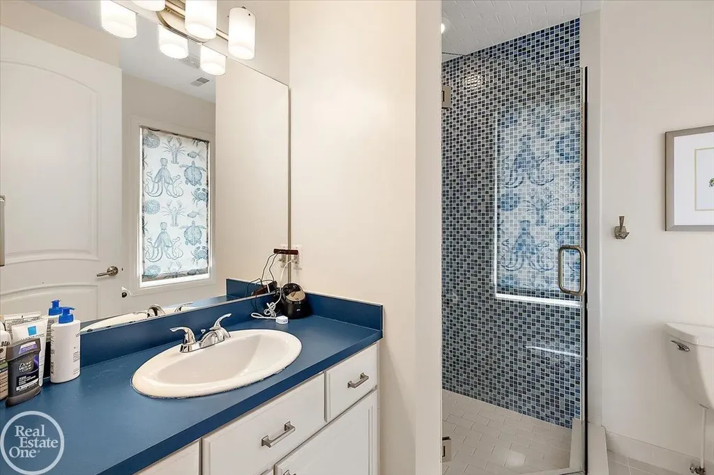 16205 La Dolce Vita Drive Clinton Charter Township MI 48035