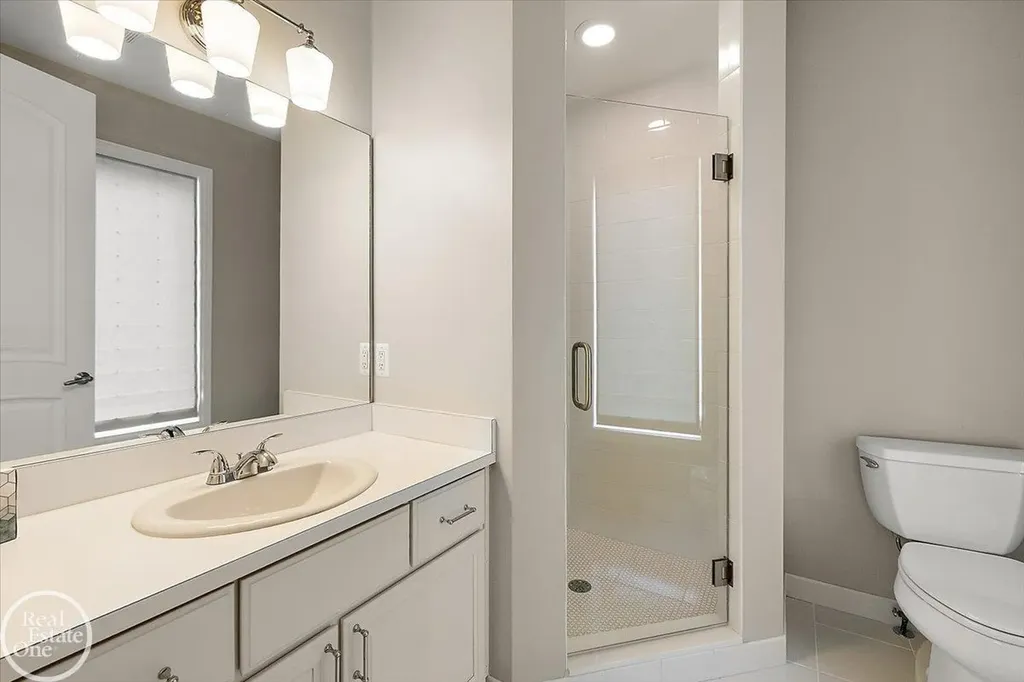16205 La Dolce Vita Drive Clinton Charter Township MI 48035