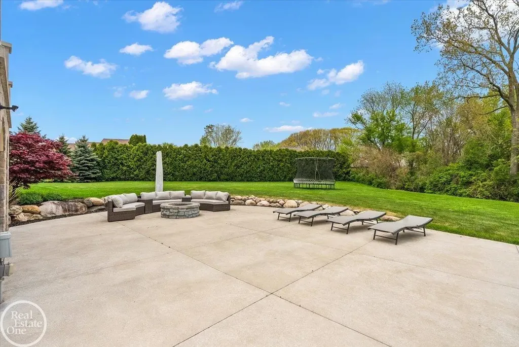 16205 La Dolce Vita Drive Clinton Charter Township MI 48035