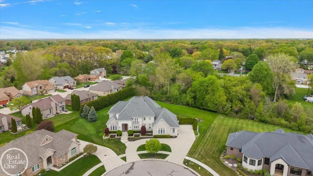 16205 La Dolce Vita Drive Clinton Charter Township MI 48035