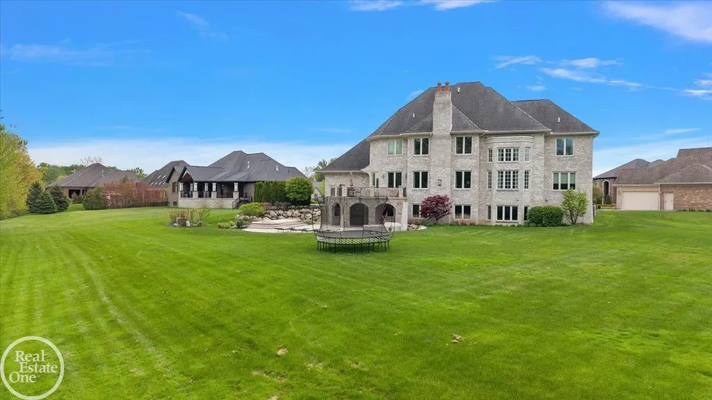 16205 La Dolce Vita Drive Clinton Charter Township MI 48035